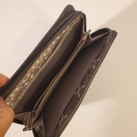 Jessica Simpson wallet - Picture 10 of 14